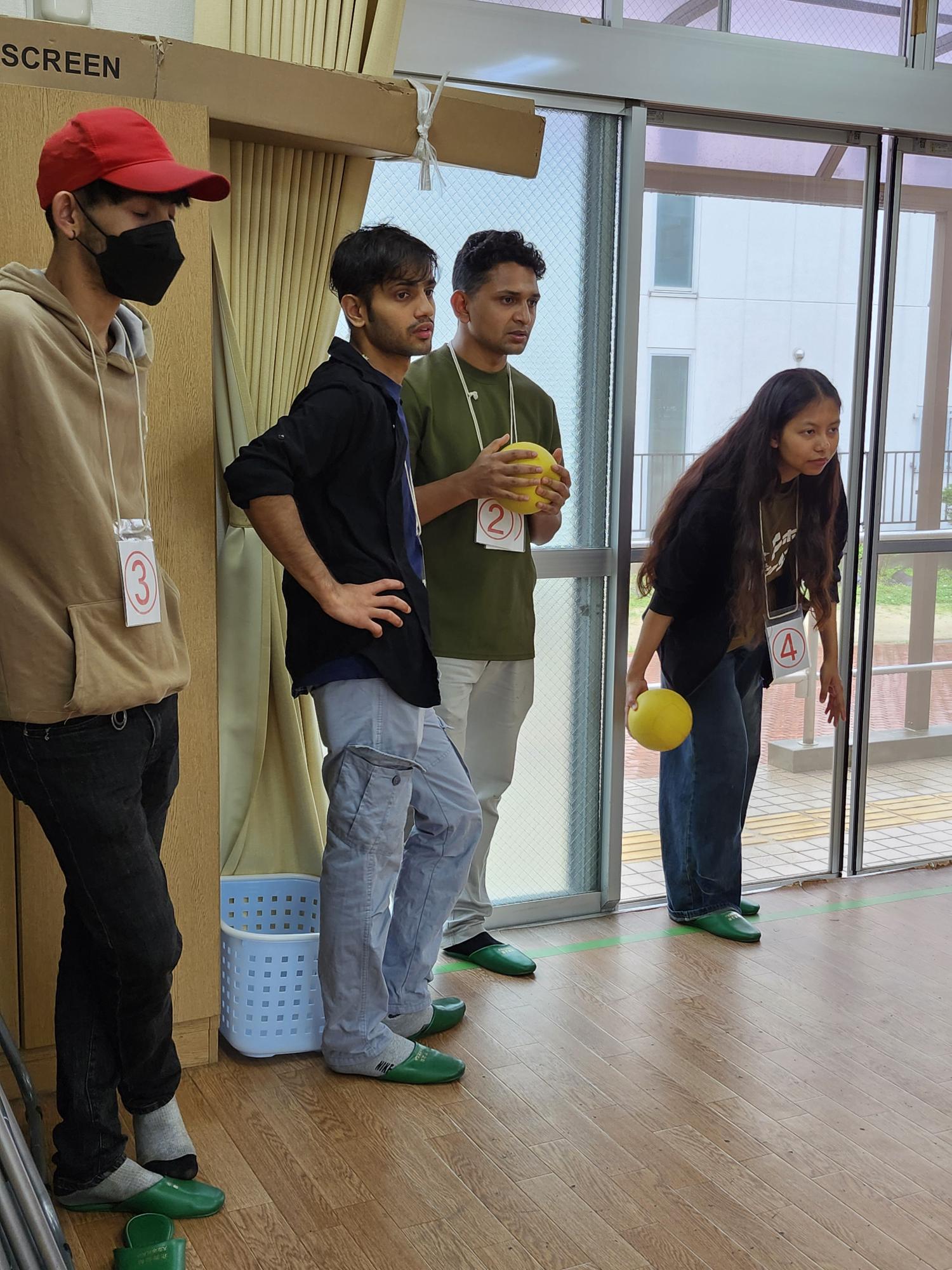 スリーアイズ